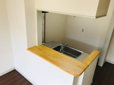 【洋室】 | プレサス・ガーデン | 対面キッチン