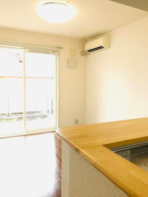 【居間・リビング】 | プレサス・ガーデン | 広々リビング