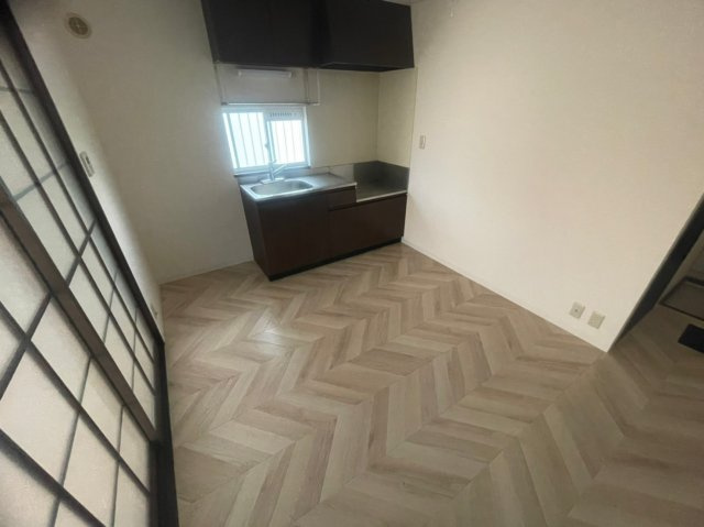 クィーンズコート東落合B棟の居間・リビング