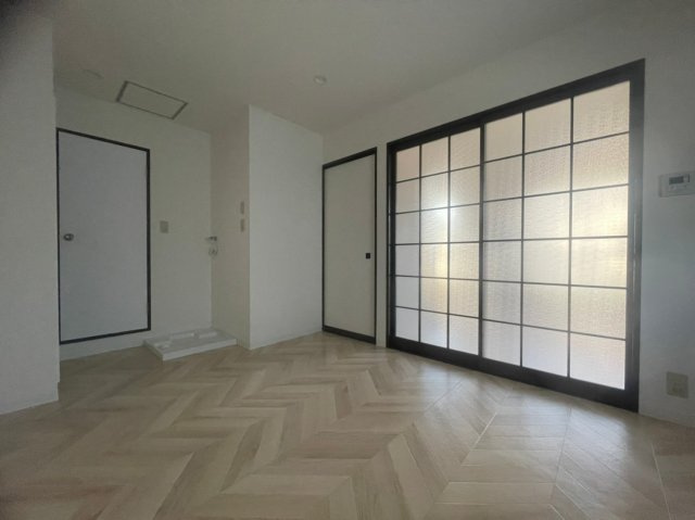 クィーンズコート東落合B棟の居間・リビング