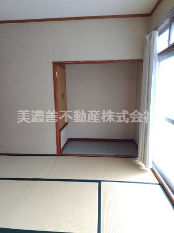 ６５２０８　岐阜市鏡島精華中古戸建ての内装