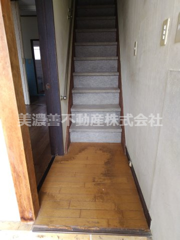６５２０８　岐阜市鏡島精華中古戸建ての内装