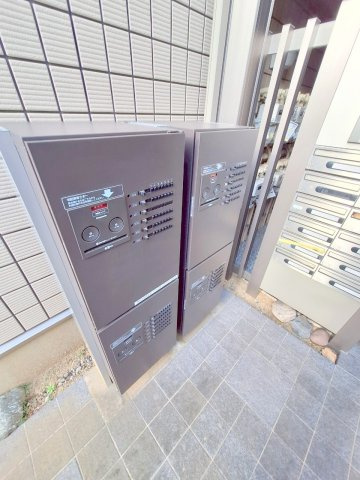 Ｃｒｅｓｔ Ｃｏｕｒｔ　のその他共用部分|★宅配ボックス付き★