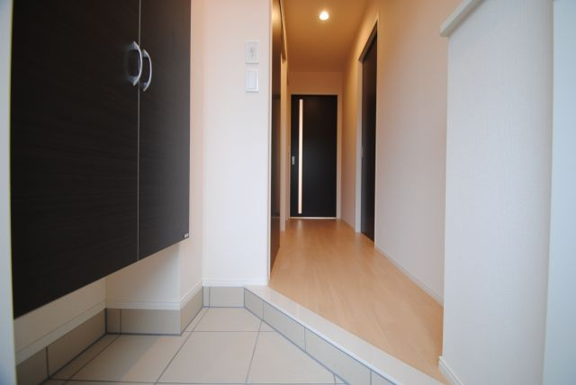 カーサブリランテ櫛原の玄関|内装イメージ：同物件別室