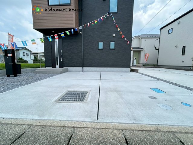 北本市西高尾第1期　新築戸建　リナージュ12の駐車場