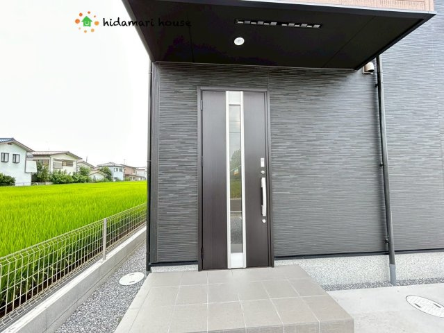 北本市西高尾第1期　新築戸建　リナージュ12の玄関