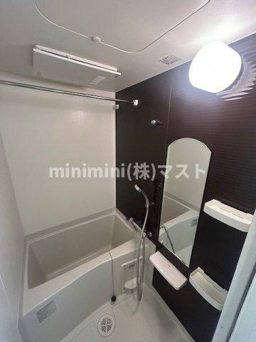 ラグゼ本町の浴室