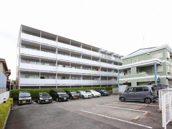 グランコート野洲の駐車場