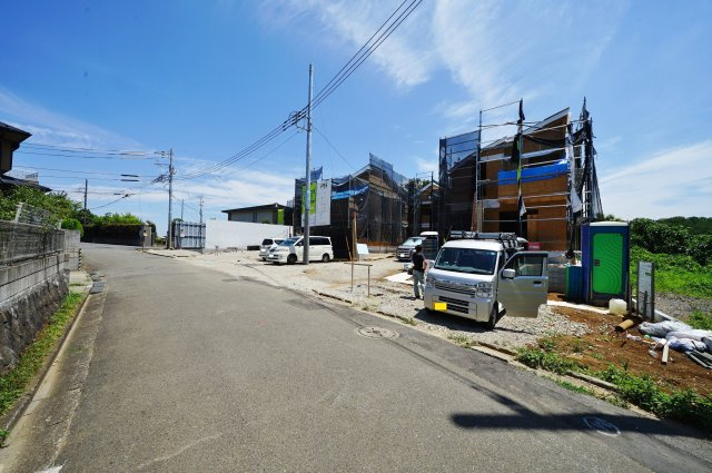 【横浜市旭区市沢町476全8棟新築戸建て】★仲介手数料無料★（市沢小学校・西谷中学校）の前面道路含む現地写真