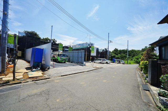 【横浜市旭区市沢町476全8棟新築戸建て】★仲介手数料無料★（市沢小学校・西谷中学校）の前面道路含む現地写真