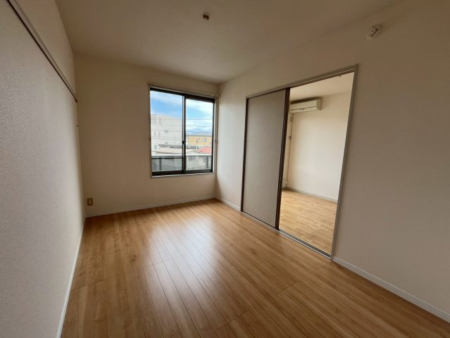 サン・バリュージュAの居間・リビング