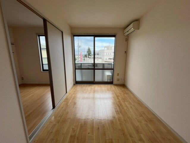 サン・バリュージュAの居間・リビング