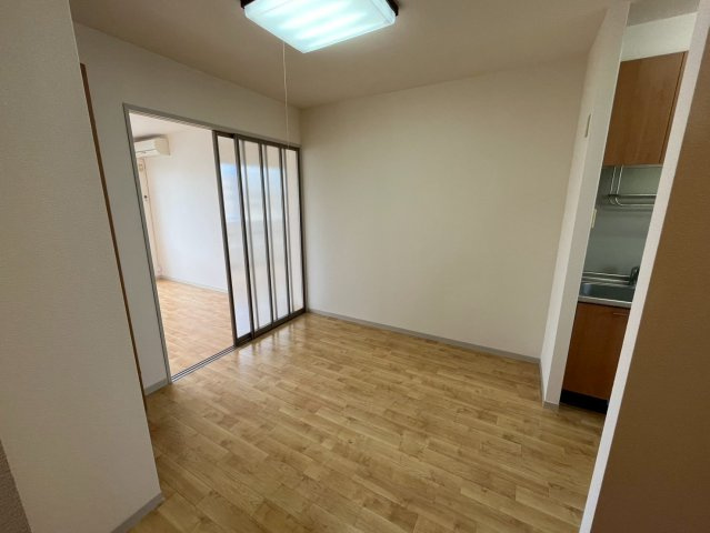 サン・バリュージュAの居間・リビング