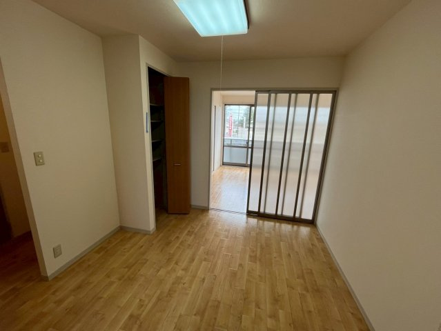 サン・バリュージュAの居間・リビング