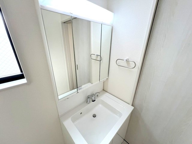 立川市一番町1丁目　新築分譲の独立洗面台