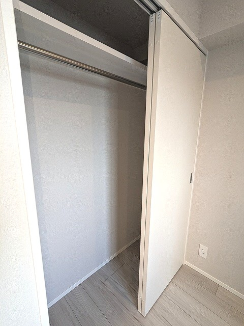 Urbanex上野元浅草の設備|3.5帖洋室のクローゼット