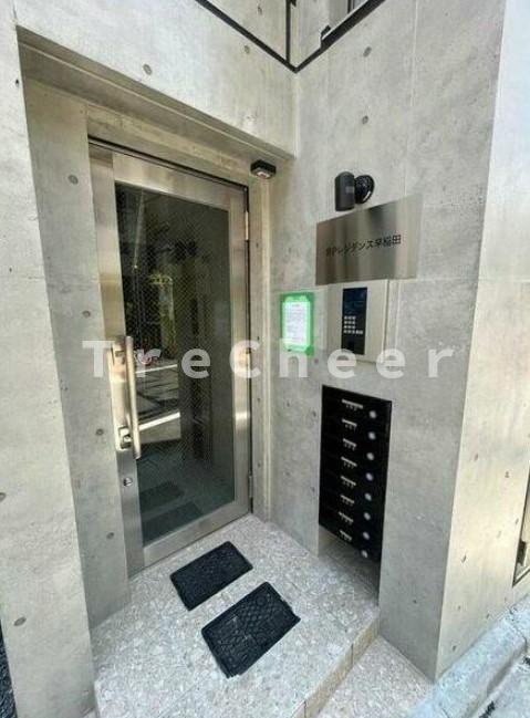 RPレジデンス早稲田のエントランス