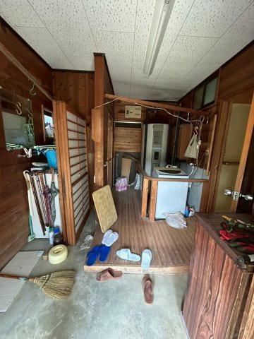 旭市川口　中古戸建の玄関