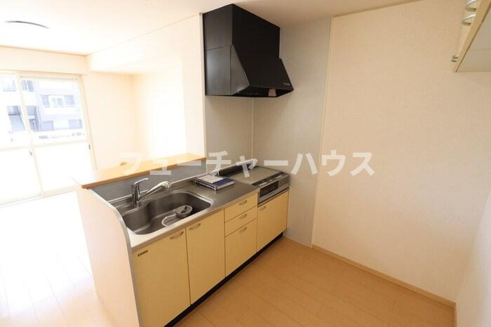 ＲＯＹＡＬ　ＧＡＲＤＥＮ　ＣＡＳＡＨＡＲＡ　Ｅのキッチン