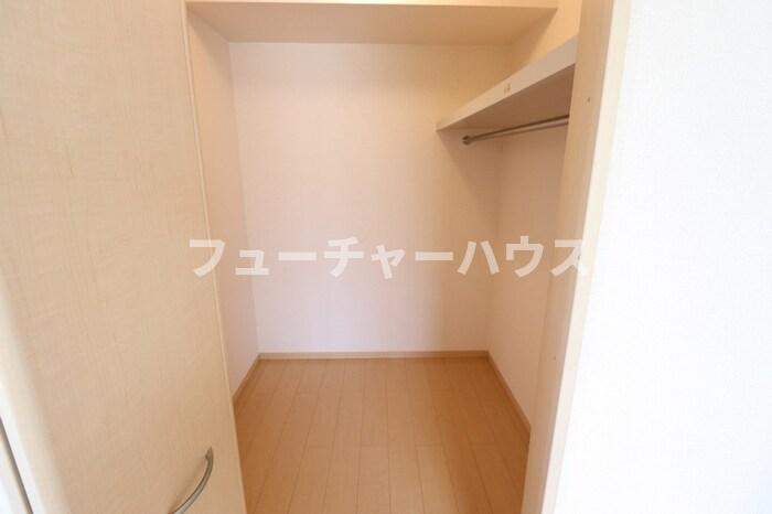 ＲＯＹＡＬ　ＧＡＲＤＥＮ　ＣＡＳＡＨＡＲＡ　Ｅの収納