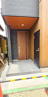 【外観】 | 川崎区昭和1丁目1号棟 | 外観（玄関部分）（2025年5月撮影）