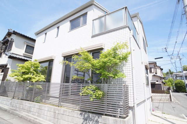 宝塚市川面３丁目戸建貸家の外観