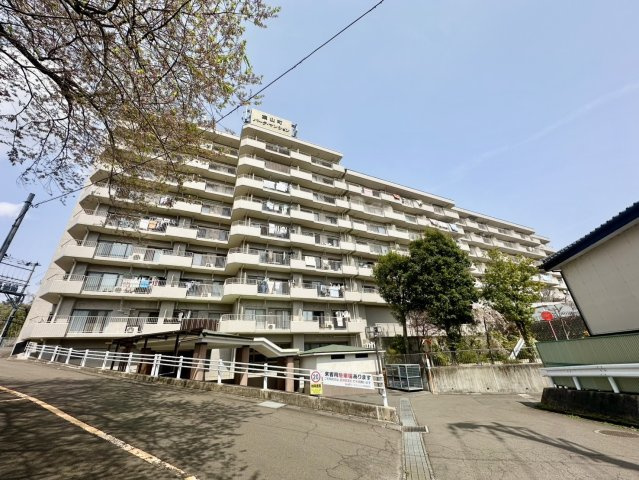 葉山町パークマンションの外観