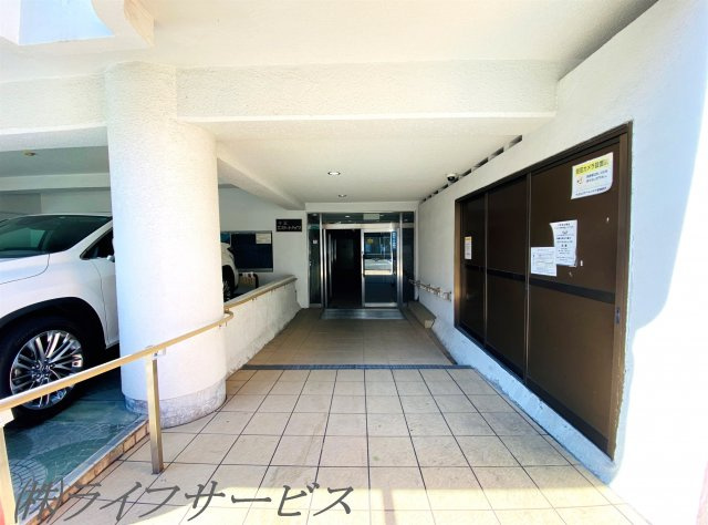 【エントランス】 | 十三エステートハイツ | エントランス
