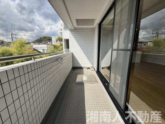 雪ノ下ロイアルハイツのバルコニー|お洗濯にも便利なバルコニー付き