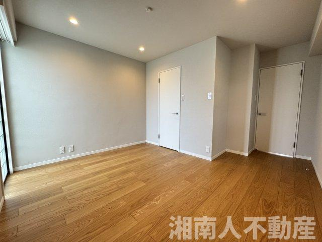 雪ノ下ロイアルハイツの洋室|落ち着いた色調の洋室です