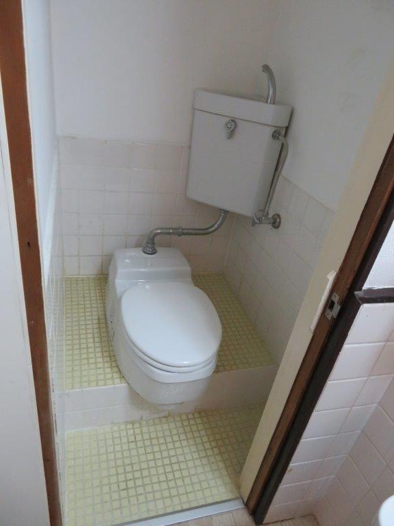 アイハウス船寺通のトイレ|コンパクトで使いやすいトイレです