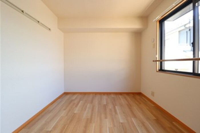 プラムヴィラの洋室|洋室６帖