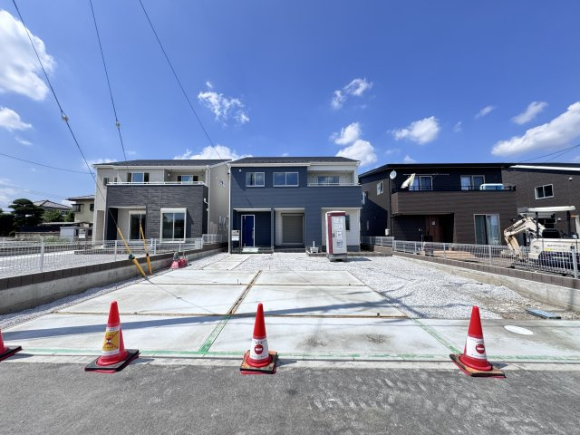 新築　渋川市八木原第２　2号棟の駐車場|現地写真　駐車スペースは6台分可能です！					
					
