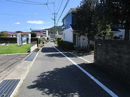 安佐南区上安１丁目の前面道路含む現地写真