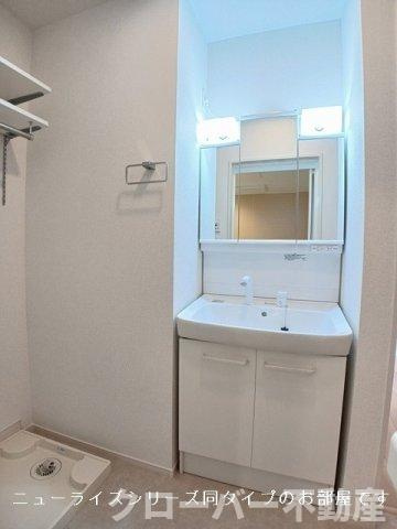 綾川町アパートＣの洗面所