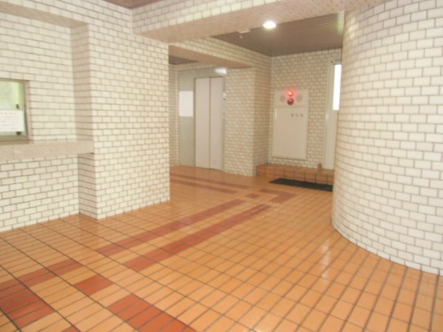 シンハイム東十条のエントランス