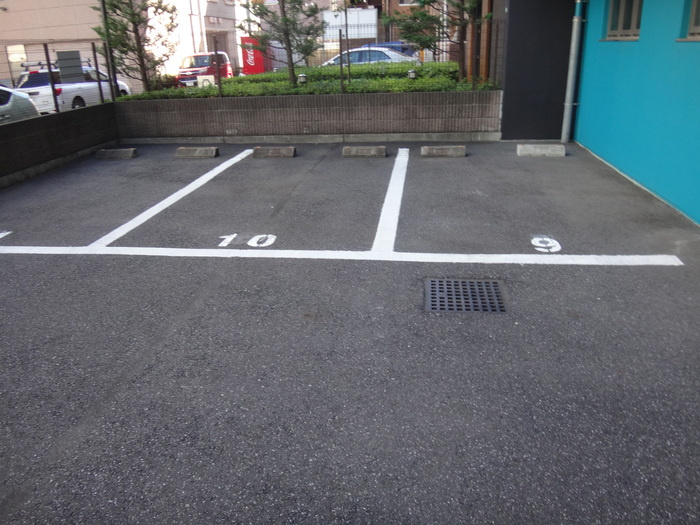 カスタリア西船橋の駐車場