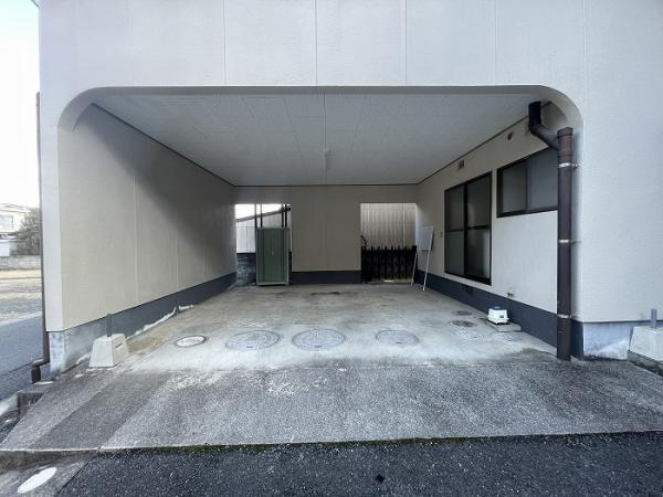 岡山市北区富原　中古一戸建て【仲介手数料無料】の駐車場