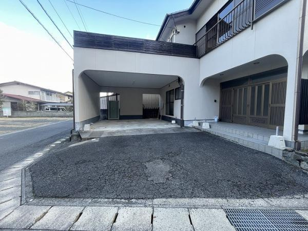 岡山市北区富原　中古一戸建て【仲介手数料無料】の駐車場