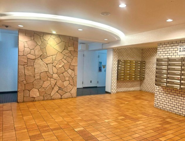 秀和新川レジデンス　7階　角　部屋　リ　フォーム済のエントランス