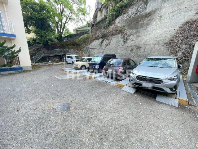 ヴィラシーボルトの駐車場