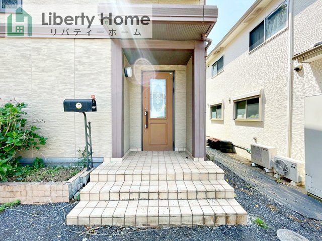 牛久市南7丁目　中古戸建の玄関