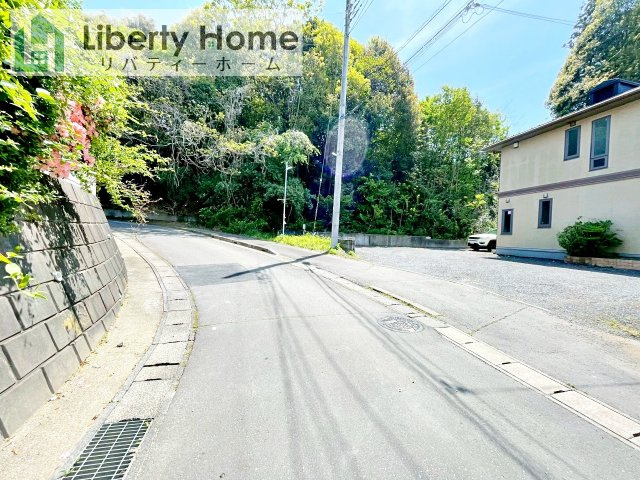 牛久市南7丁目　中古戸建の前面道路含む現地写真
