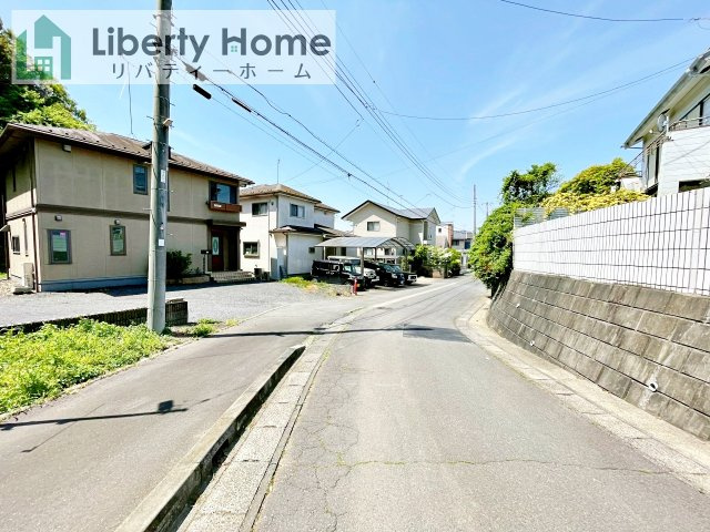 牛久市南7丁目　中古戸建の前面道路含む現地写真