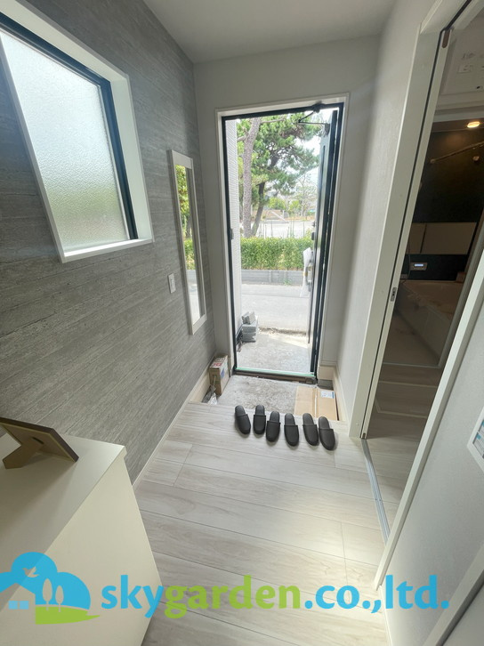 藤沢市鵠沼松が岡6期　新築戸建　全2棟1号棟の玄関|毎日通る玄関はこちらです