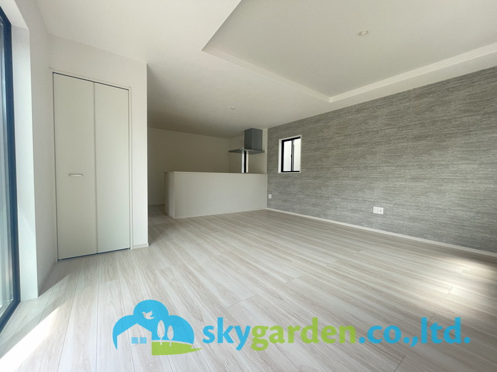 藤沢市鵠沼松が岡6期　新築戸建　全2棟1号棟の居間・リビング