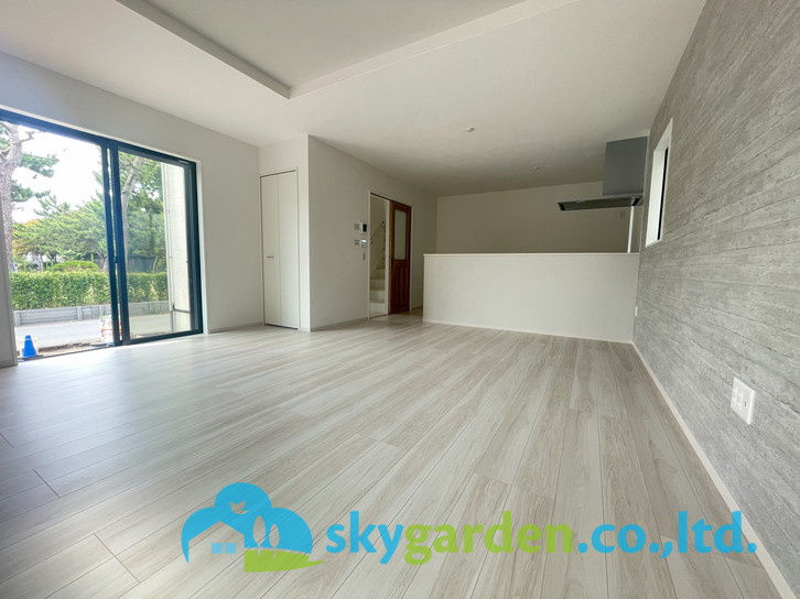 藤沢市鵠沼松が岡6期　新築戸建　全2棟1号棟の居間・リビング