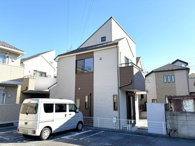 【外観】 | 西東京市東町5丁目　中古一戸建住宅　(保谷店) | 西側駐車場の為、午後の遅い時間まで自然光が届きます！