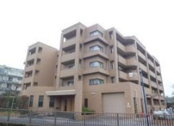 【外観】 | 鉄筋コンクリート造のがっちりとした建物。