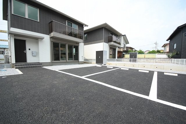ラヴィーヌ芝ノ内　Ⅱの駐車場|３台分のスペースです
